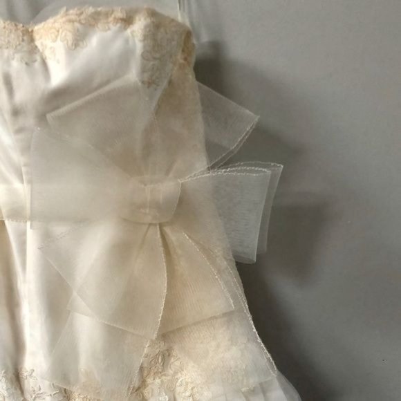 Vera Wang Wedding Dress Size 4 Tiered Strapless Lace Button Bow - Picture 4 of 12
